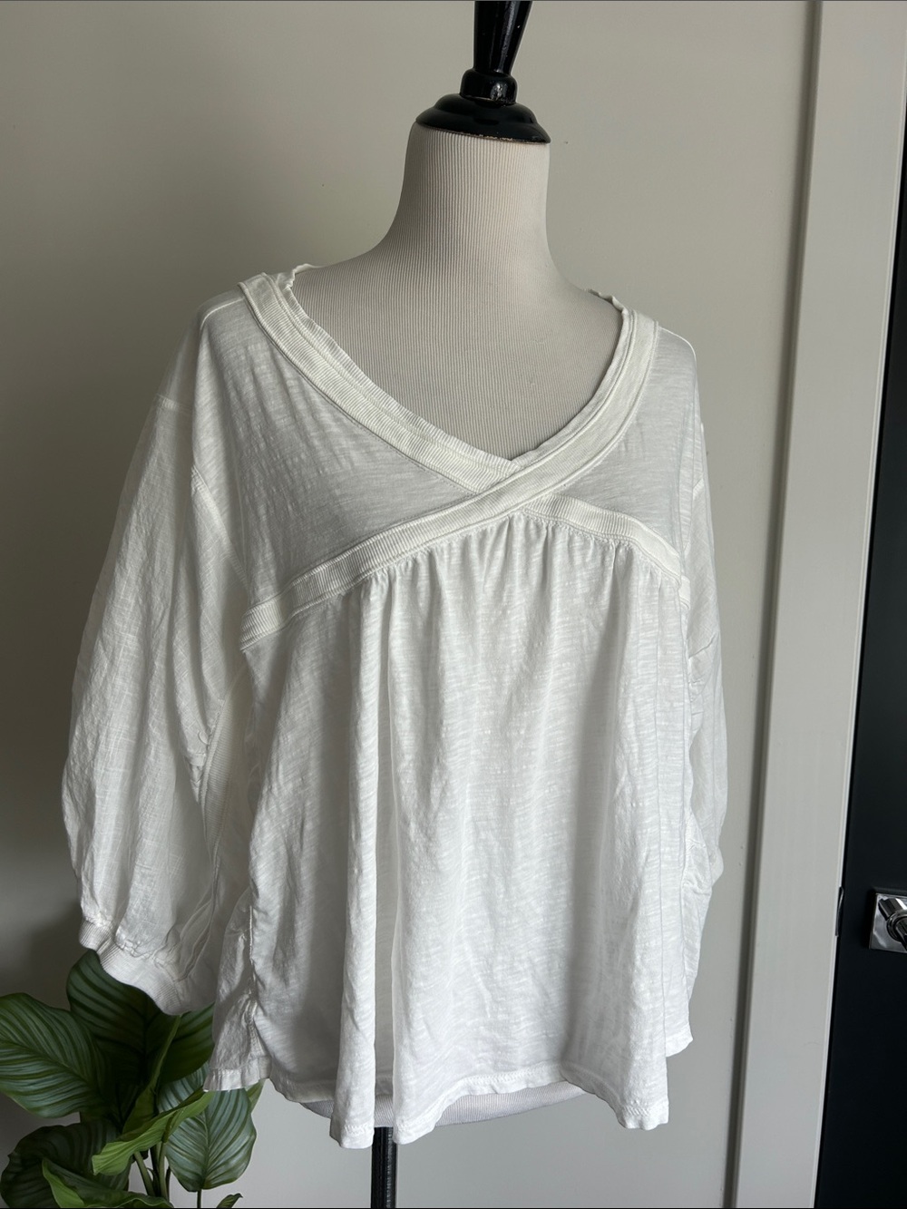Loose fit XL 💯cotton White Crisscross V-Neck Peasant Top